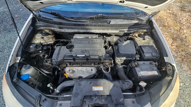 2009 Hyundai Elantra – Pour pièces, projet ou Derby-1490$OBO — photo 5
