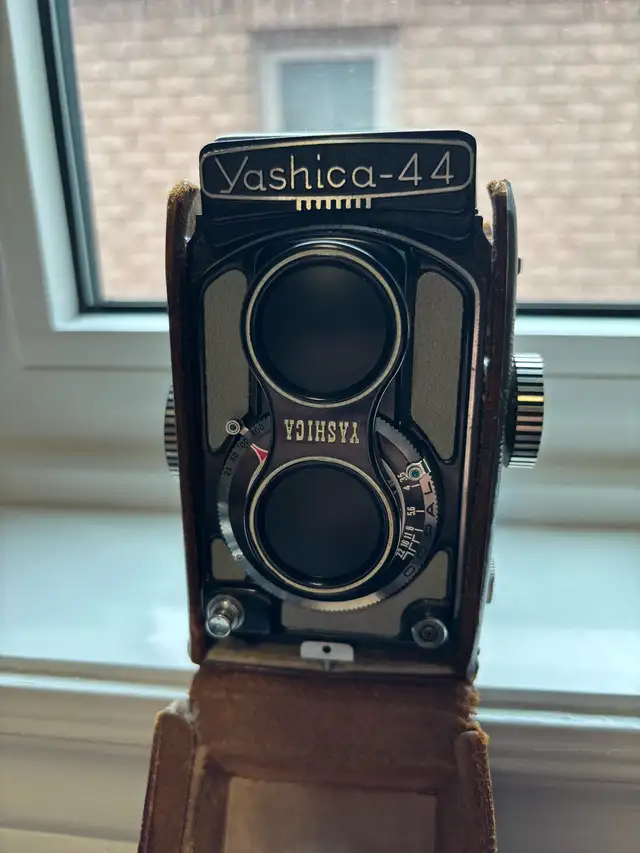 yashica-44 camera 63848997124867121