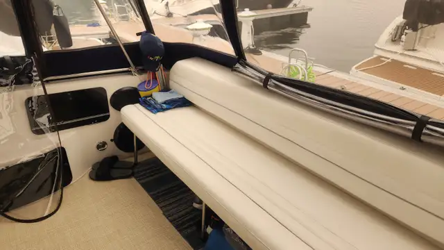 Bateau Thundercraft Express 350 1993 52000$ négo in Powerboats & Motorboats in Lac-Saint-Jean - Image 8