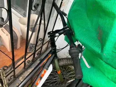 Vélo CCM, hybride de très bonne qualité, View more