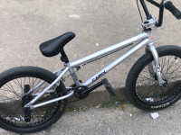 Bmx bike (used like new)