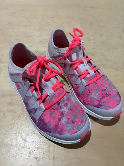 Girls Under Armour Shoes Size 4Y, View more