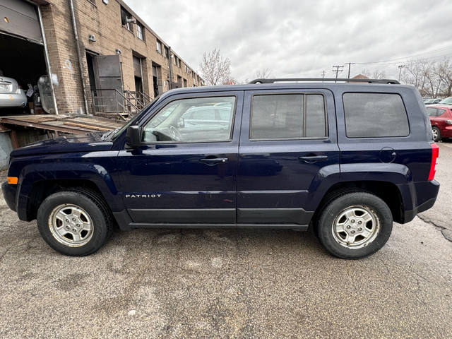 2014 Jeep Parriot 4WD North in Cars & Trucks in Hamilton - Image 2