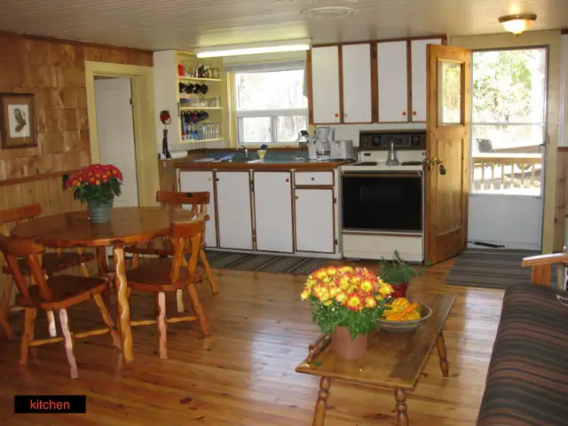 Stony Lake Cottage in Ontario in Canada - Image 16