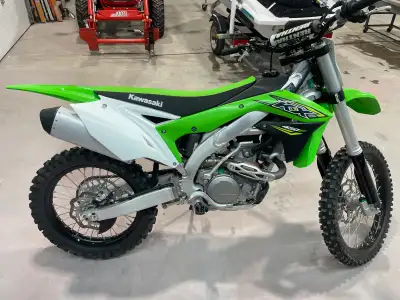 2018 kx450f show room condition like new only ridden a handful of times never seen mud or track old...