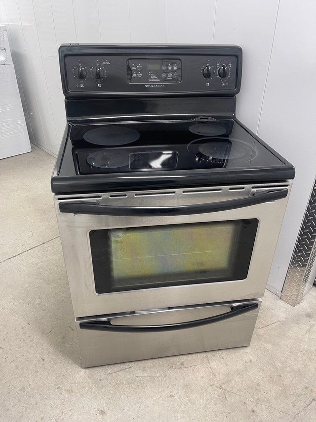 Frigidaire 30'' Freestanding Electric Range in Stoves, Ovens & Ranges in City of Toronto