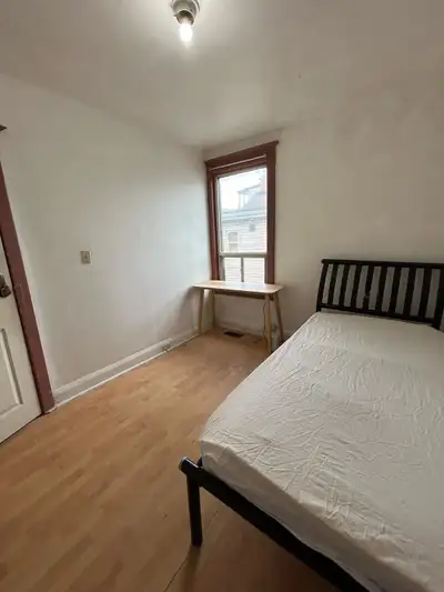 Private bedroom for rent near Kensington market-downtown toronto