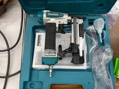 Makita AF353 pin nailer (air), View more