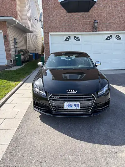 Mint condition Black Audi TTS Coupe AWD 2.0L Turbo. Premium sound system, Leather interior, GPS Navi...