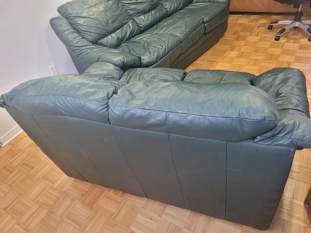 Set de sofa en cuir veritable dans Sofas et futons  à Longueuil/Rive Sud