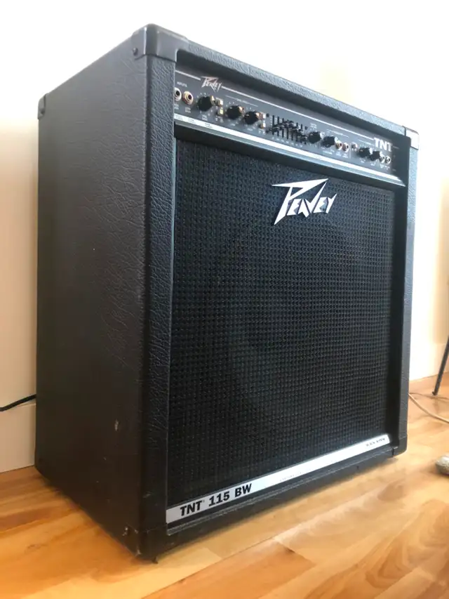Ampli Basse 15": Peavey TNT 115 BW in Amps & Pedals in Sherbrooke - Image 2