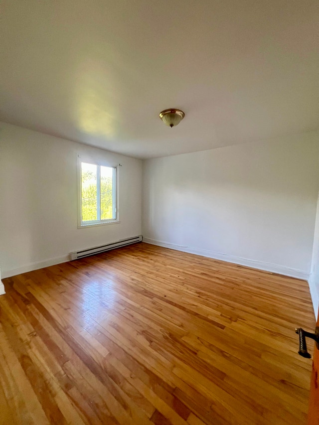 5½ à louer à Rosemont – 3 chambres + salon fermé | 1 678 $/mois — photo 2