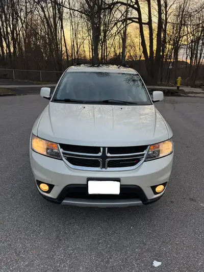 Im selling my Dodge Journey R/T 7 seater fully loaded runs and drives great no lights on dashboard n...