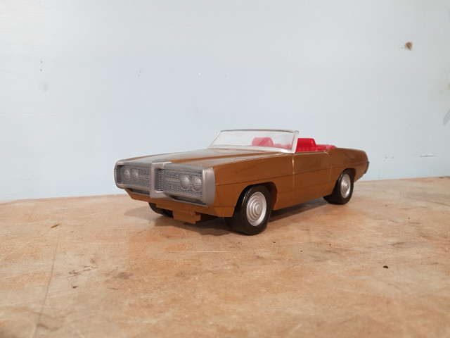 1969 Pontiac Bonneville, 14" long, Slater 1 movie car in Arts & Collectibles in Sarnia