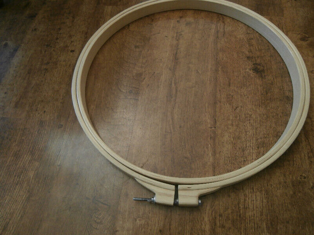 Rug Hooking Large Hoop Frame 22" in Hobbies & Crafts in Bridgewater - Image 4
