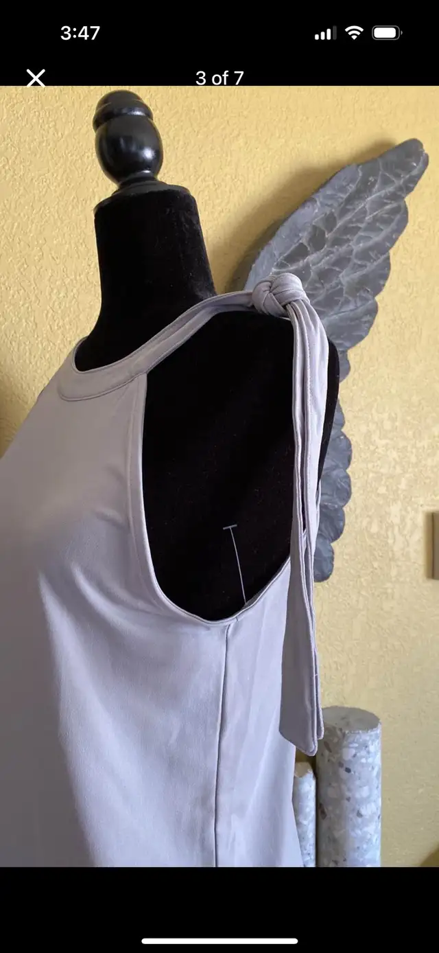 Banana Republic Silver Shirt Top Blouse in Women's - Tops & Outerwear in Edmonton - Image 4