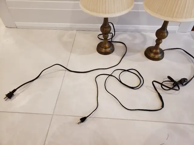 2 bronze coloured table lamps in Indoor Lighting & Fans in Markham / York Region - Image 10