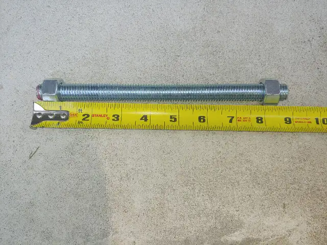 Roues tondeuse et barre filetée. Lame tondeuse. in Lawnmowers & Leaf Blowers in Laurentides - Image 3
