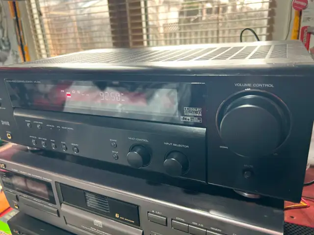 Vintage Kenwood VR-806 home theatre receiver in Stereo Systems & Home Theatre in Mississauga / Peel Region - Image 5