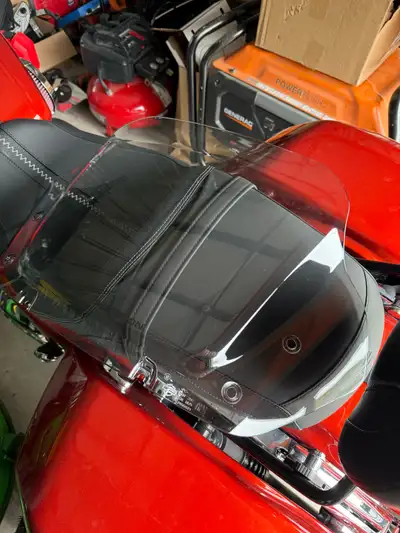14” Windsplitter windshield , fits 2024 and newer Street Glide , new in box