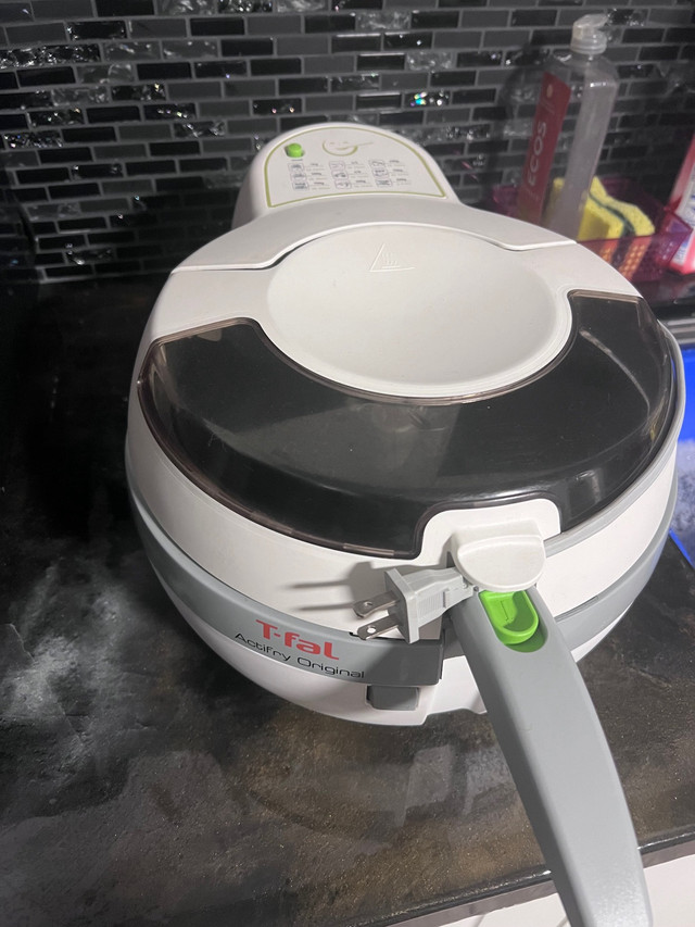 T-fal air fryer $20 in Other in Victoria