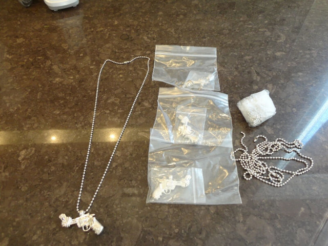 4 Brand New Pewter Twisted Barrel Pistol Necklaces -$2.75 each in Jewellery & Watches in Kitchener / Waterloo - Image 3