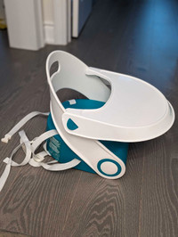 Portable foldable baby booster seat for dining