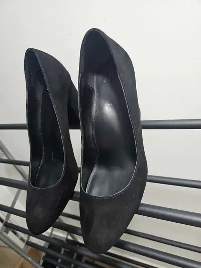 JUST FAB SUEDE BLOCK HEEL PUMP , View more