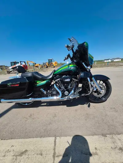 Runs rides great needs a amp for radio to work 12 inch apes 110ci screaming eagle instead of the 103...