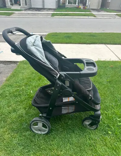 Graco click and connect stroller ONLY. Can be turned around to face you.