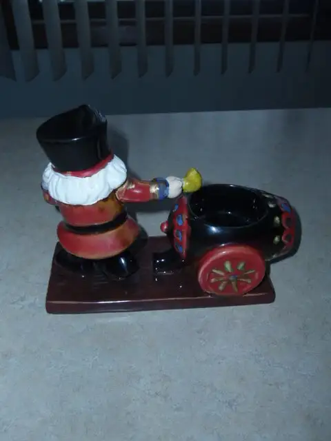 $25.00  ~ YANKEE CANDLE TEA LIGHT  NUTCRACKER CANNON HOLDER ~ in Arts & Collectibles in St. Catharines - Image 4