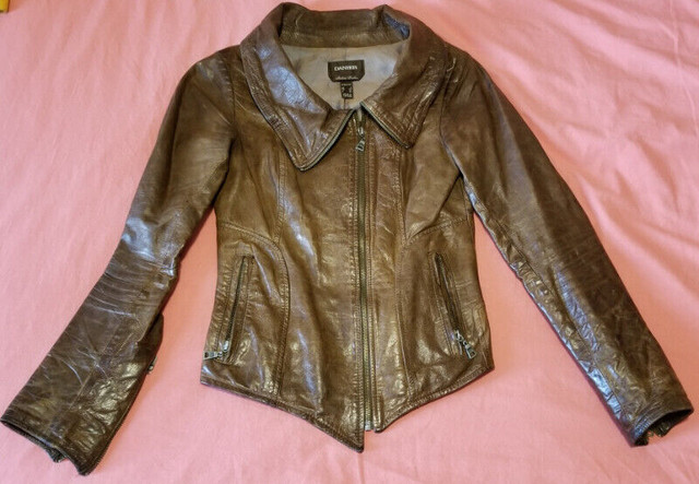 Danier leather jacket - ladies in Women's - Tops & Outerwear in Markham / York Region