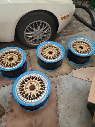 Hey hey. Look at these shiny painted original bbs mags ! Square set of 16" 16x8.5 et 56. Rs131 wheel...
