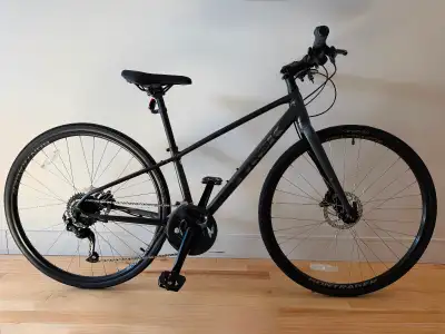 Neuf TREK FX 2 DISC Aluminum Taille XS 4.9’-5.3’ Tuned up Prêt, View more