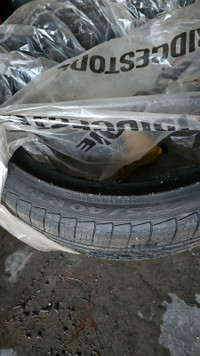 New Tire 225/40/R19