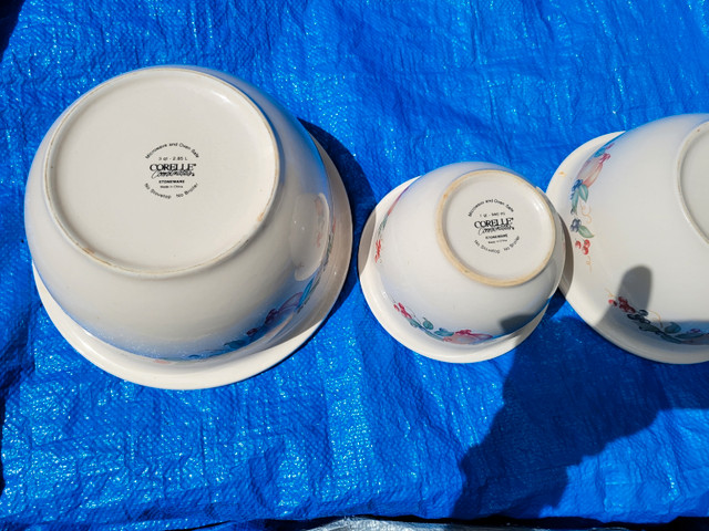 3 Correlle mixing bowls vintage in Kitchen & Dining Wares in Bedford - Image 3