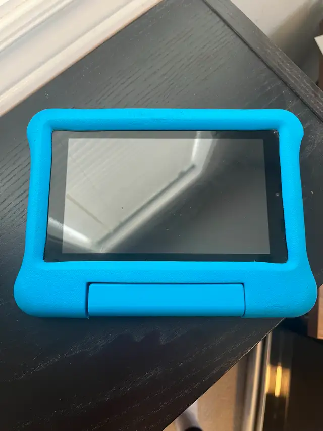Amazon Fire Tablet and case (2019)408909855988142080
