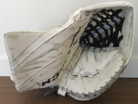 CCM EFLEX 5.5 Senior Goalie Glove (Left hand)
