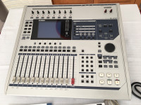 Console d’enregistrement Yamaha 24 pistes AW2400