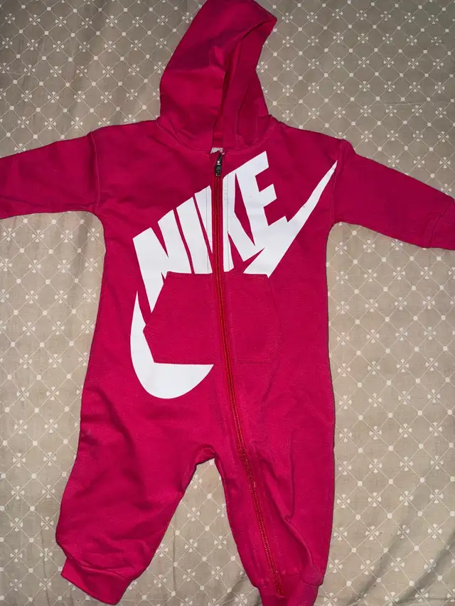 Brand New Infant Onesies in Clothing - 3-6 Months in City of Toronto - Image 4