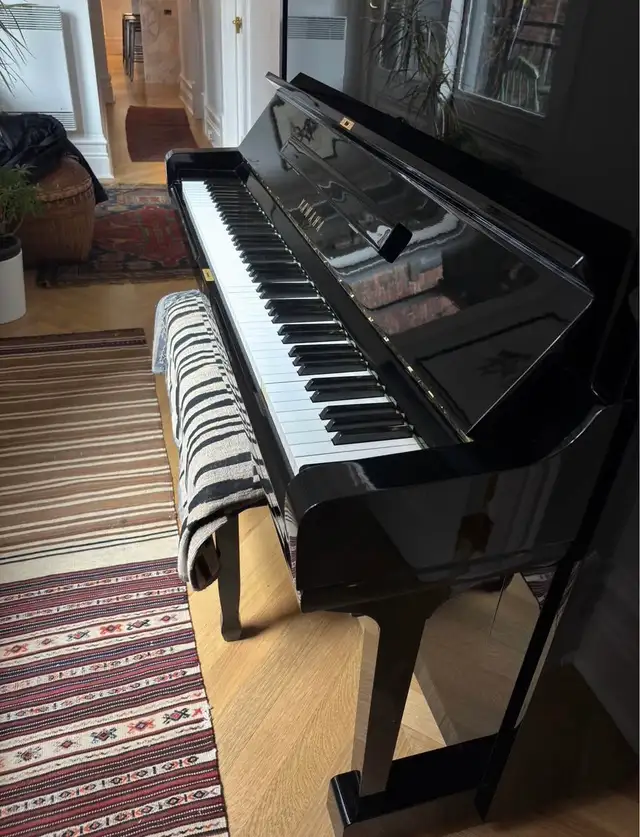 piano professionnel Yamaha U3 in Pianos & Keyboards in City of Montréal - Image 2