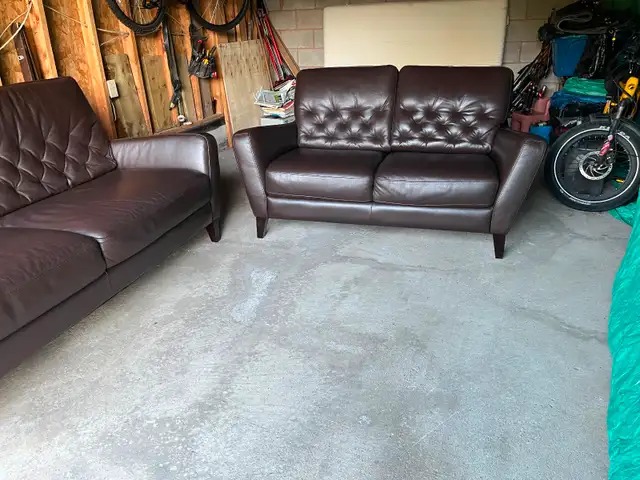 Elegant Natuzzi Brown 100% leather sofa set, Can deliver in Couches & Futons in Belleville - Image 7