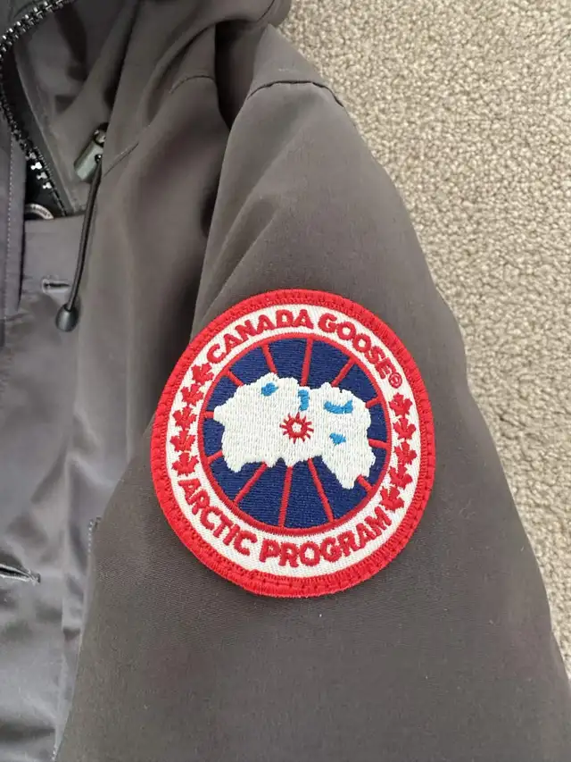 Canada Goose Chateau Men's Parka (Small) - New in Men's in Calgary - Image 3