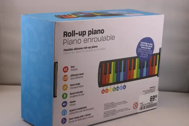 49-Key Roll-Up Piano Keyboard, Portable Rechargeable (#41826-1) in Pianos & Keyboards in City of Halifax - Image 3
