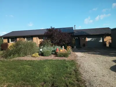 Quick access to Woodstock and London. 3 bedroom bungalow with attached 1.5 garage, 1 bathroom, finis...