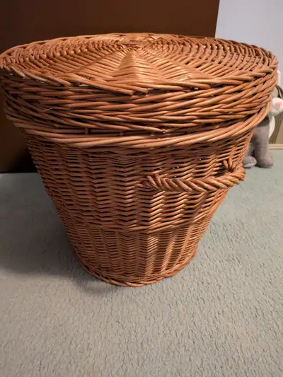 Vintage Large Round Wicker Laundry Hamper with Lid, View more