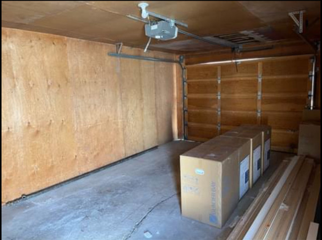 Oversized single garage for rent as Storage in Storage & Parking for Rent in Calgary - Image 2