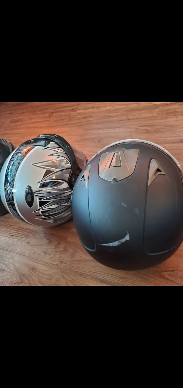 Snowmobile helmets in Fishing, Camping & Outdoors in Saskatoon - Image 3