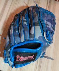 Diamond 9 1/2" youth baseball glove