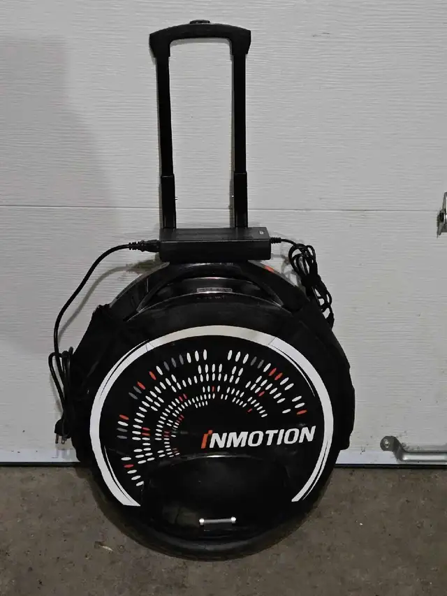 In-Motion one wheel V8S in Other in Gatineau - Image 2